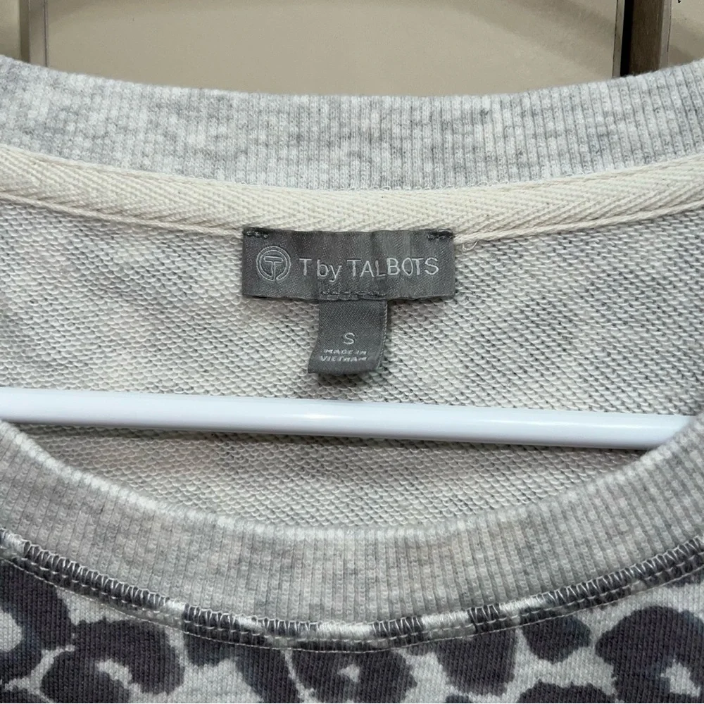 T by Talbots Classic French Terry Cheetah Sweatshirt Size Small